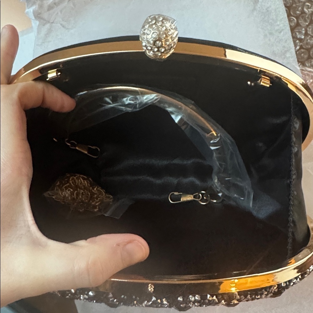 Ramla Black gold Rhinestone Flower Decor Clutch bag purse - Picture 6 of 6